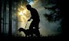 Hund und Wild - Neues Heft Silhouette eines Mannes und eines Hundes im Wald - © CC0 - Pixabay - cocoparisienne